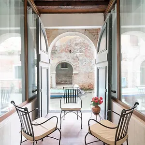 Apartment Riva Palace By Wonderful Italy, Venedig